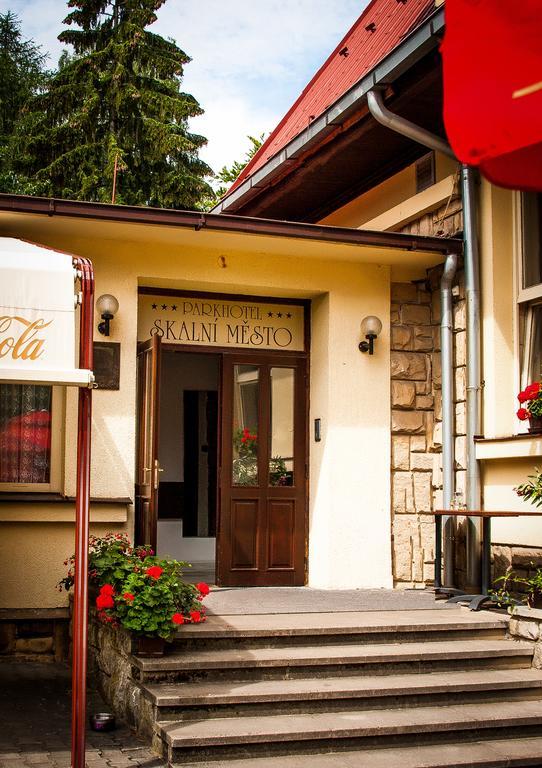 Parkhotel Skalní město Jičín Exterior foto